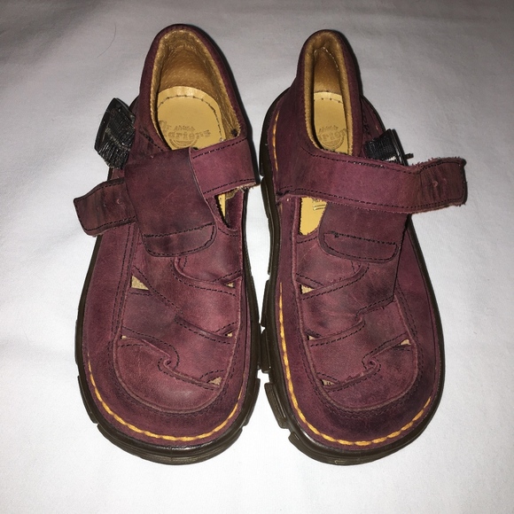 dr martens shoes childrens
